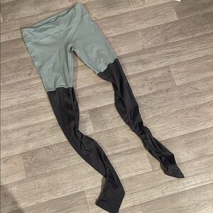 Alo green gray ribbed leg leggings sweat pants medium